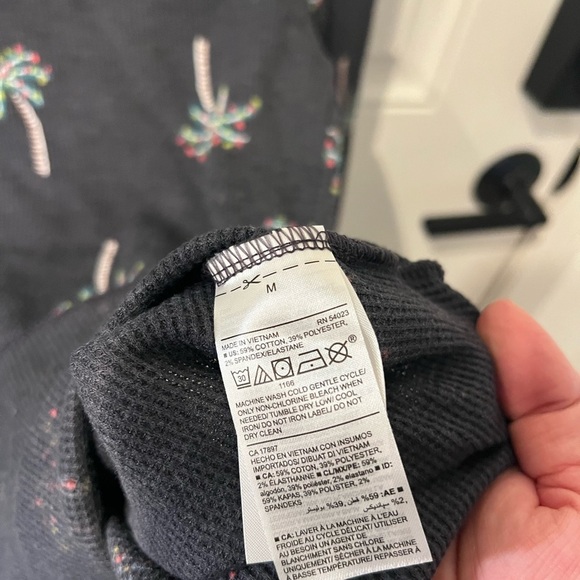 Old Navy medium gray Top with Colorful Palm Tree Design - Picture 3 of 5